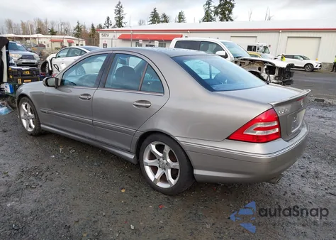 2007 Mercedes-Benz C 230 Sport z USA, uszkodzony, nr VIN WDBRF52H47A944442